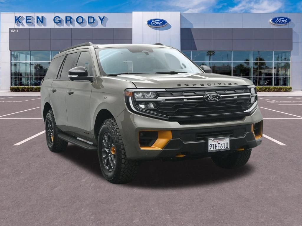Used 2025 Ford Expedition Tremor AWD/4WD image 1