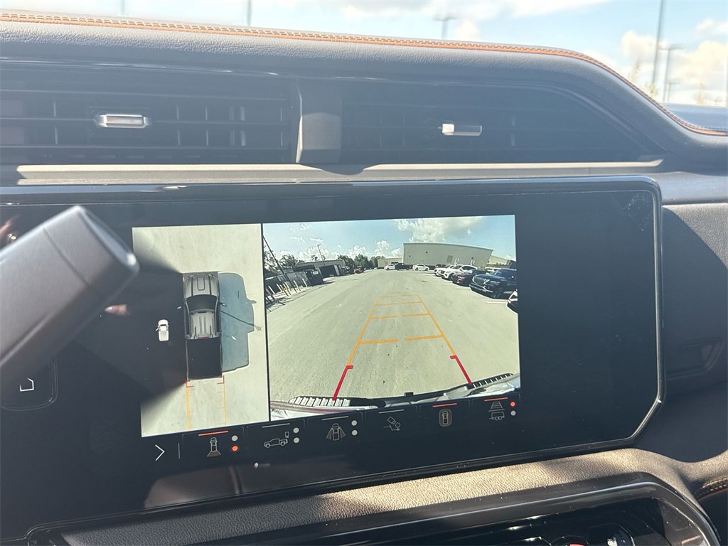 Used 2025 GMC Sierra 2500 AT4 w/ AT4 Premium Plus Package image 18