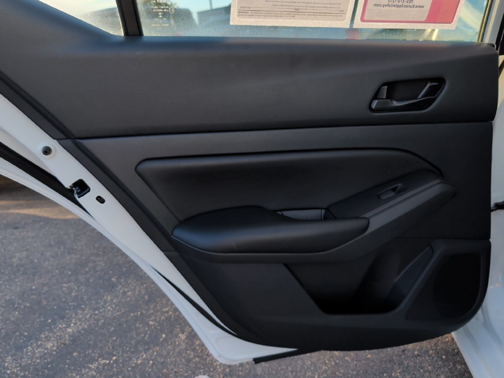 Used 2024 Nissan Altima 2.5 S FWD image 30