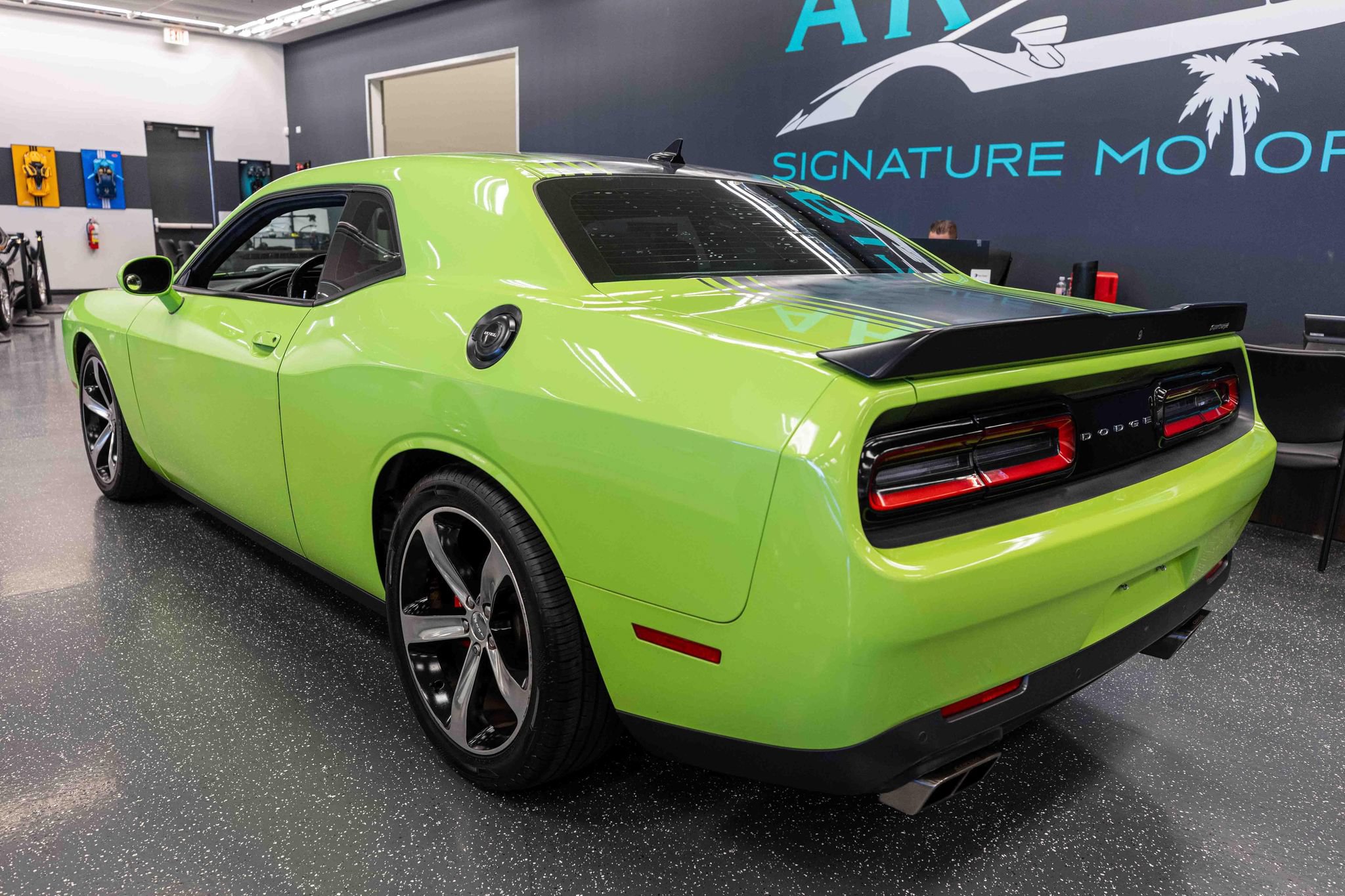 Used 2015 Dodge Challenger R/T RWD image 7