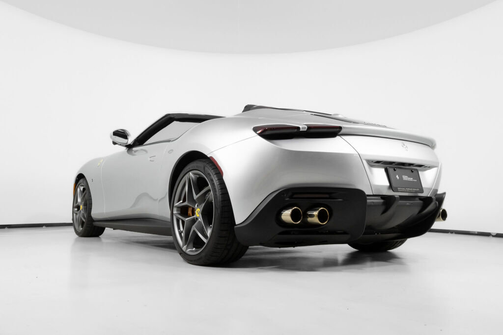 Used 2024 Ferrari Roma image 18