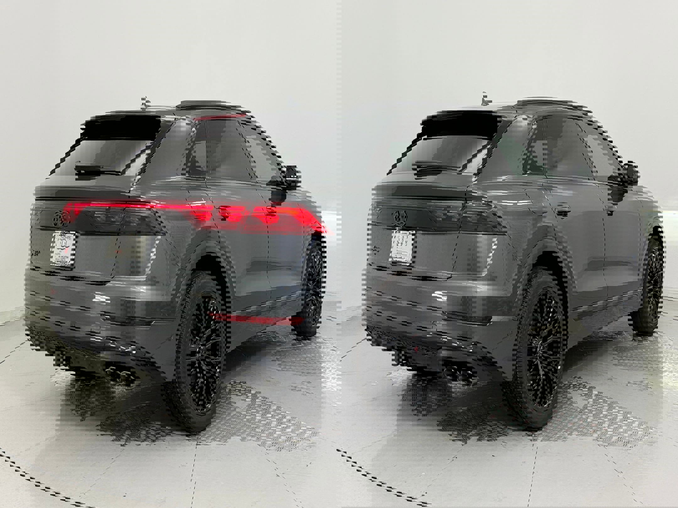 New 2026 Audi SQ8 Prestige image 9