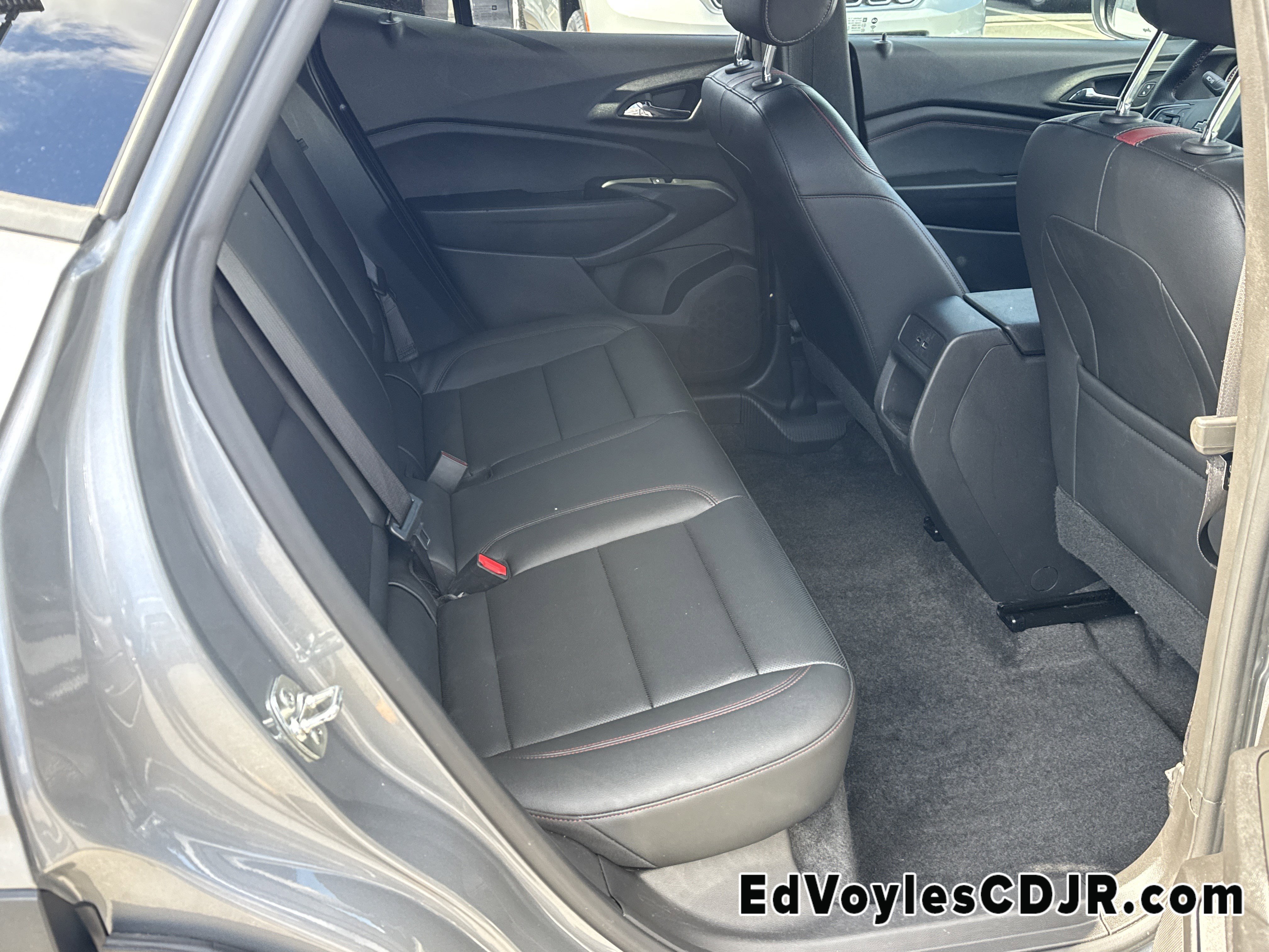 Used 2025 Chevrolet Trax RS w/ Driver Confidence Package image 18