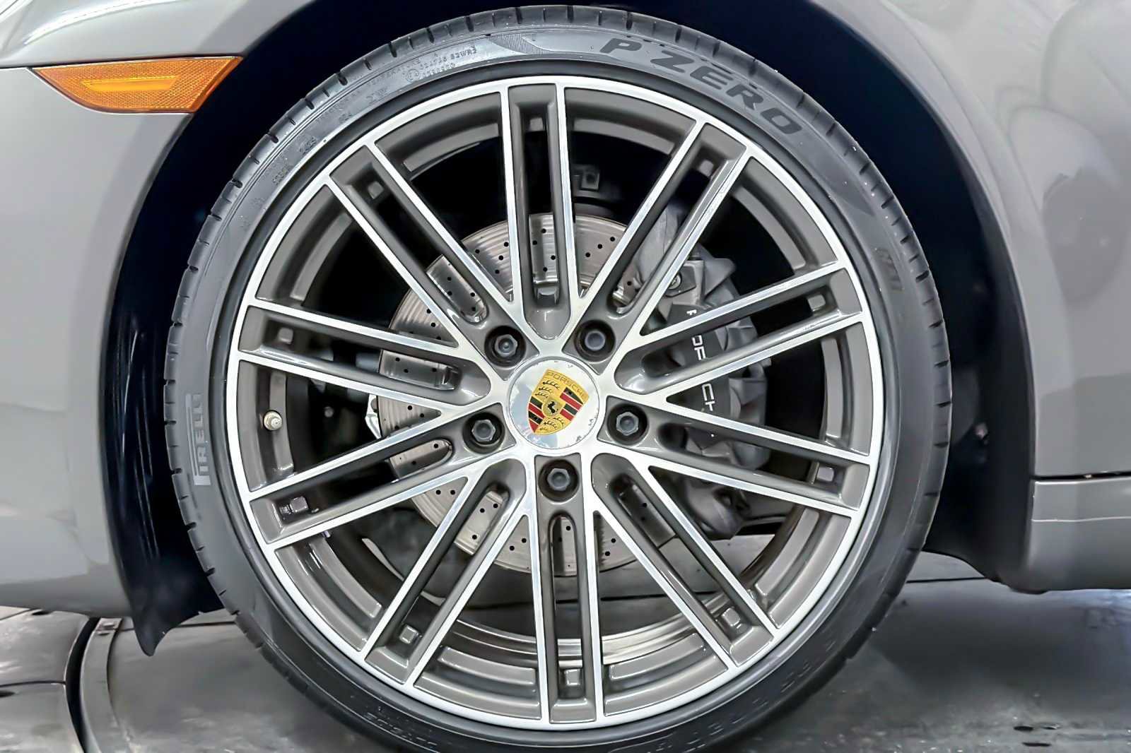 Used 2018 Porsche 911 Carrera image 26