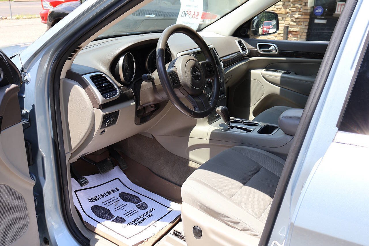Used 2012 Jeep Grand Cherokee Laredo AWD/4WD image 13