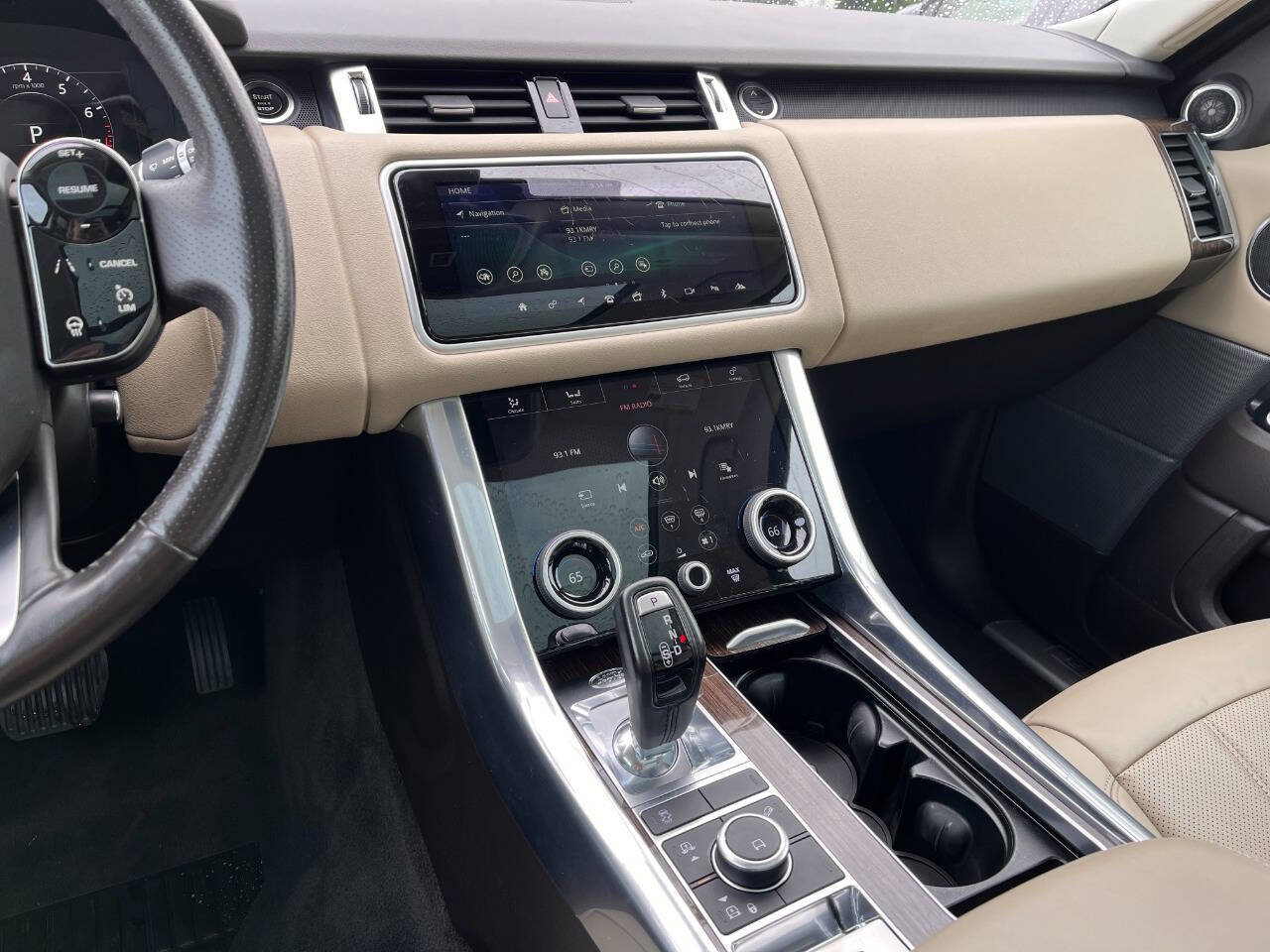 Used 2018 Land Rover Range Rover Sport HSE AWD/4WD image 12