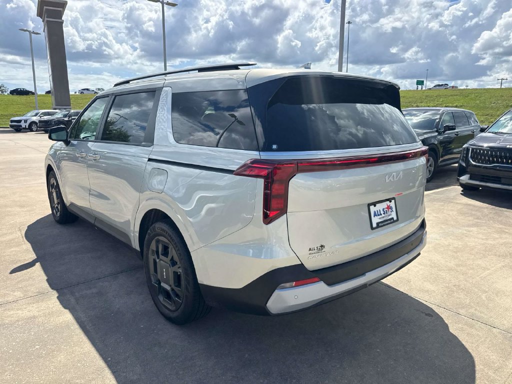 New 2026 Kia Carnival EX FWD image 8