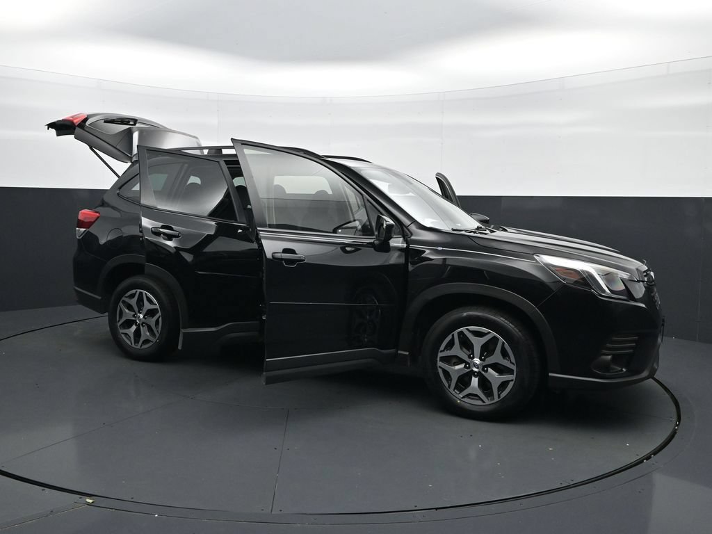Used 2024 Subaru Forester Premium AWD/4WD image 47