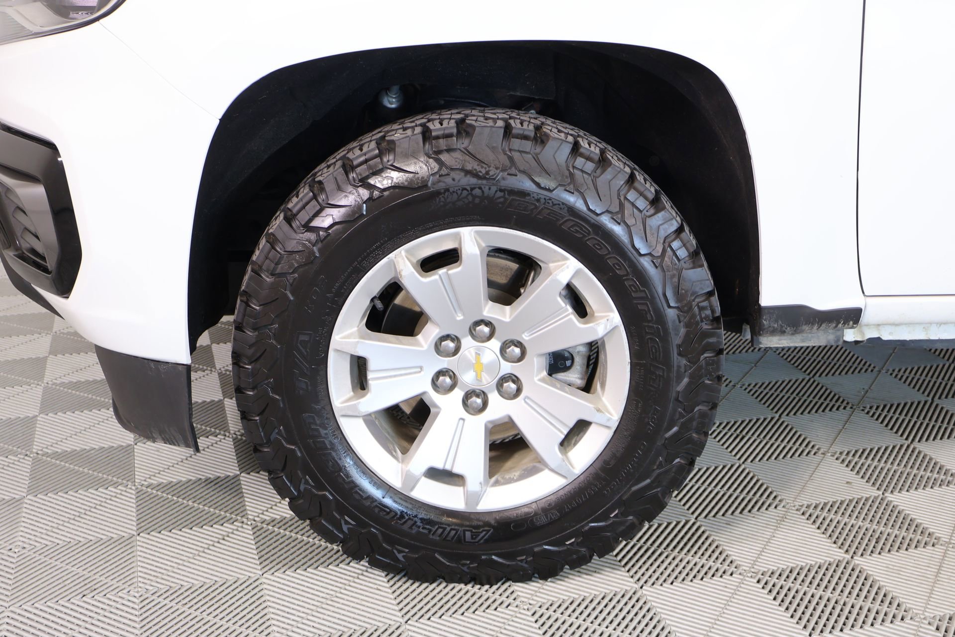 Used 2022 Chevrolet Colorado LT w/ Fleet Safety Package RWD image 16