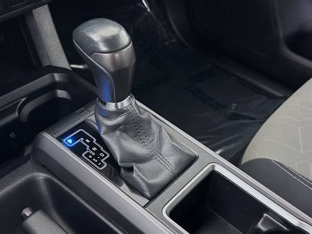 Used 2022 Toyota Tacoma TRD Off-Road AWD/4WD image 18