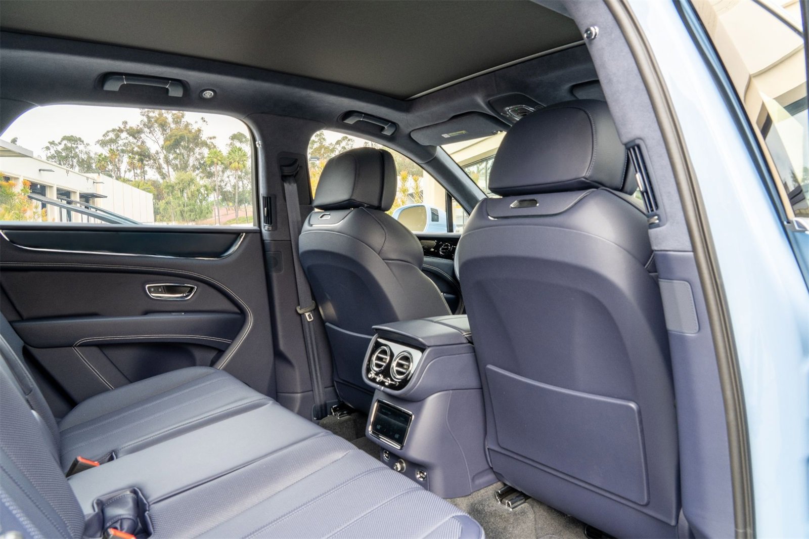 New 2025 Bentley Bentayga image 37