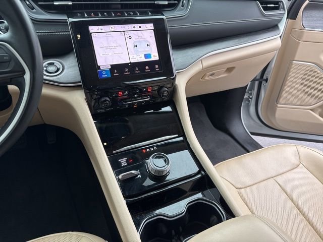 Used 2022 Jeep Grand Cherokee Limited w/ Luxury Tech Group II image 17