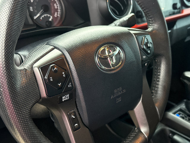 Used 2017 Toyota Tacoma TRD Off-Road AWD/4WD image 29