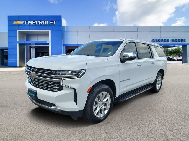 Used 2022 Chevrolet Suburban Premier AWD/4WD image 2