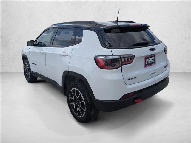 Used 2025 Jeep Compass Trailhawk image 8