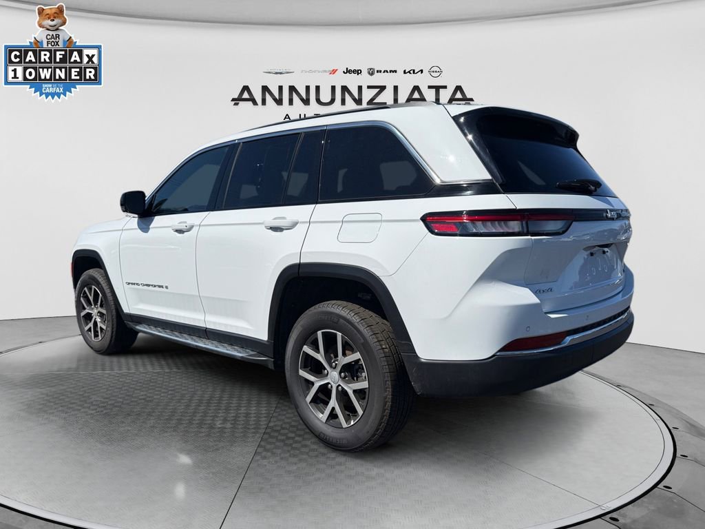 Used 2024 Jeep Grand Cherokee Limited image 3