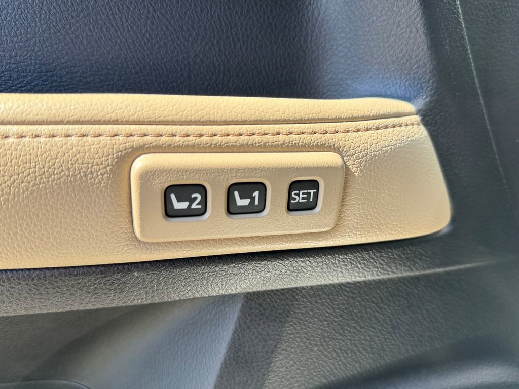 Used 2014 Toyota 4Runner Limited image 10