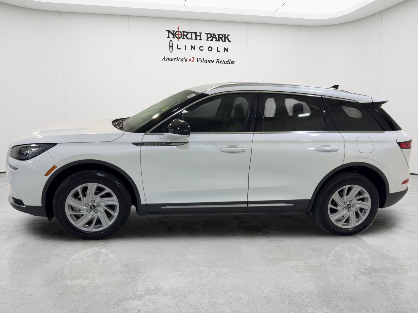 Used 2022 Lincoln Corsair FWD image 6