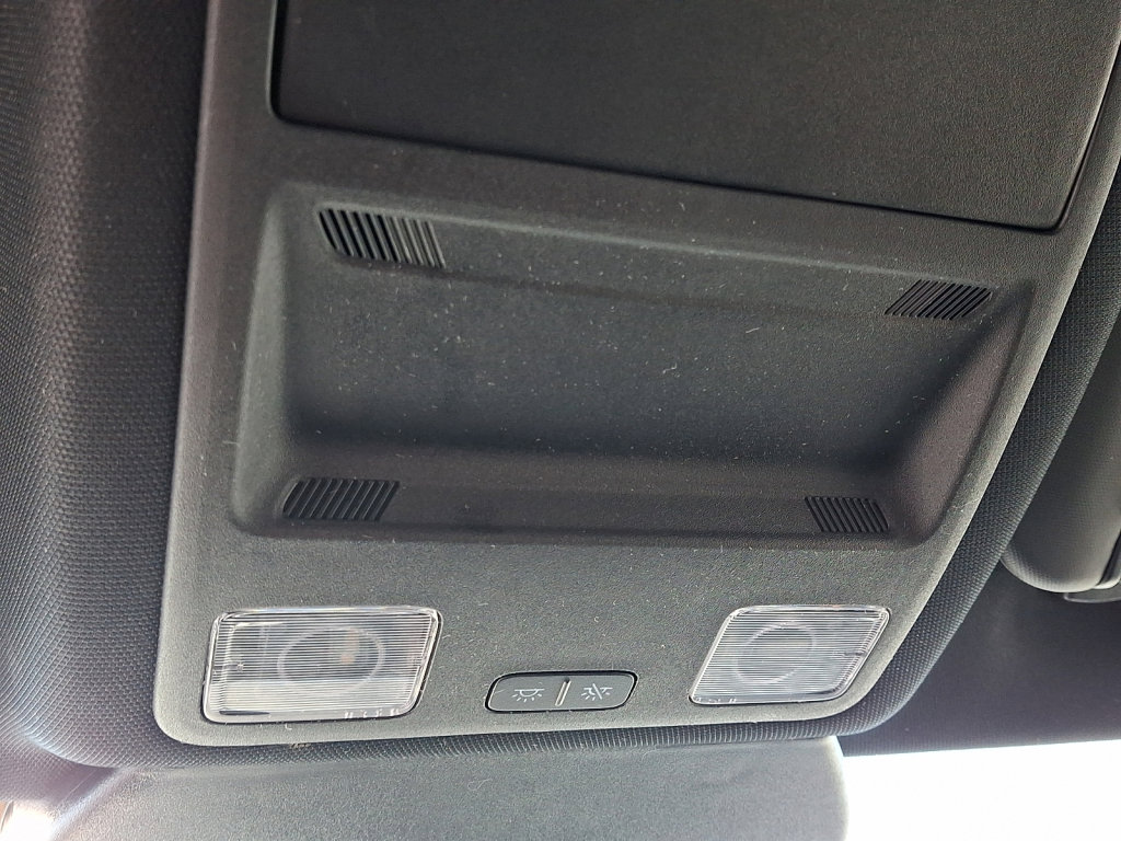 Used 2025 Ford Escape ST-Line image 32