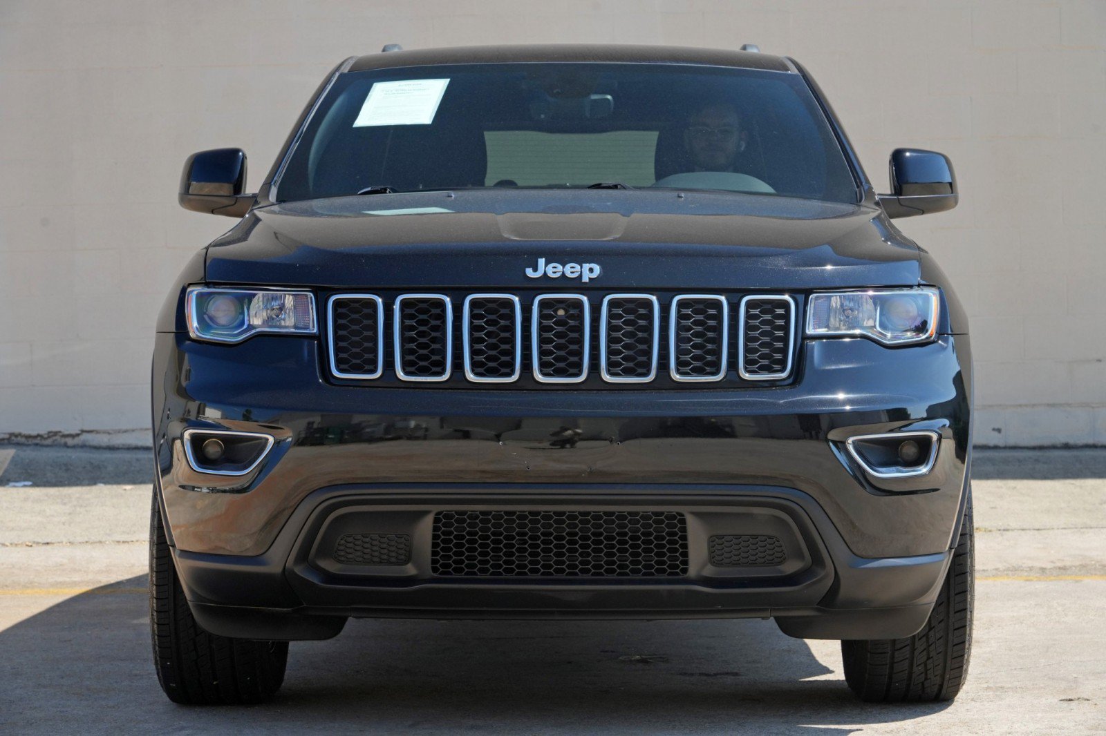 Used 2019 Jeep Grand Cherokee Laredo w/ 18" Wheel & 8.4" Radio Group AWD/4WD image 6