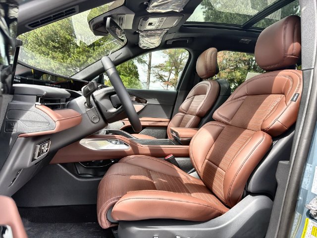 New 2026 Lincoln Nautilus Reserve AWD/4WD image 11