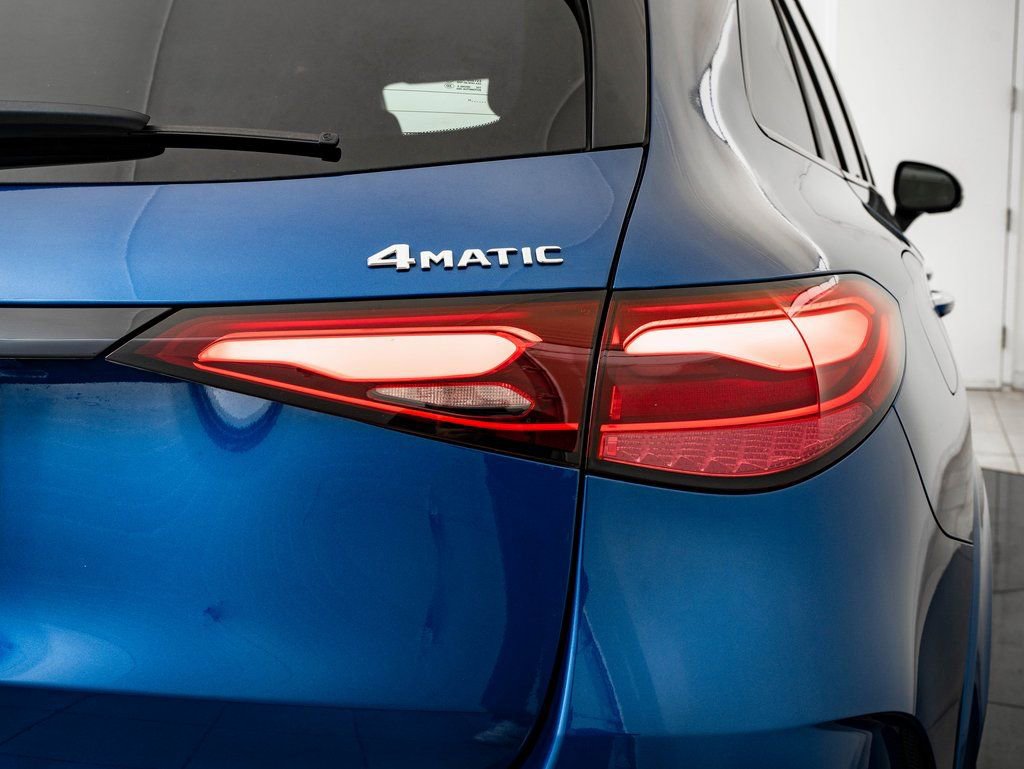 Used 2024 Mercedes-Benz GLC 300 4MATIC w/ AMG Line image 9