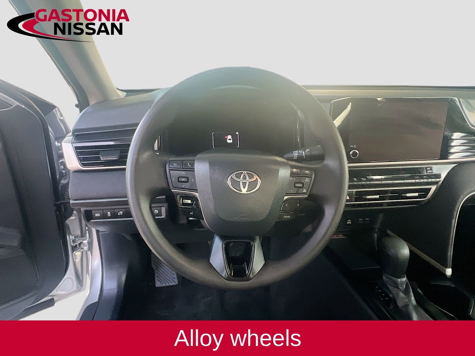 Used 2025 Toyota Camry LE image 14