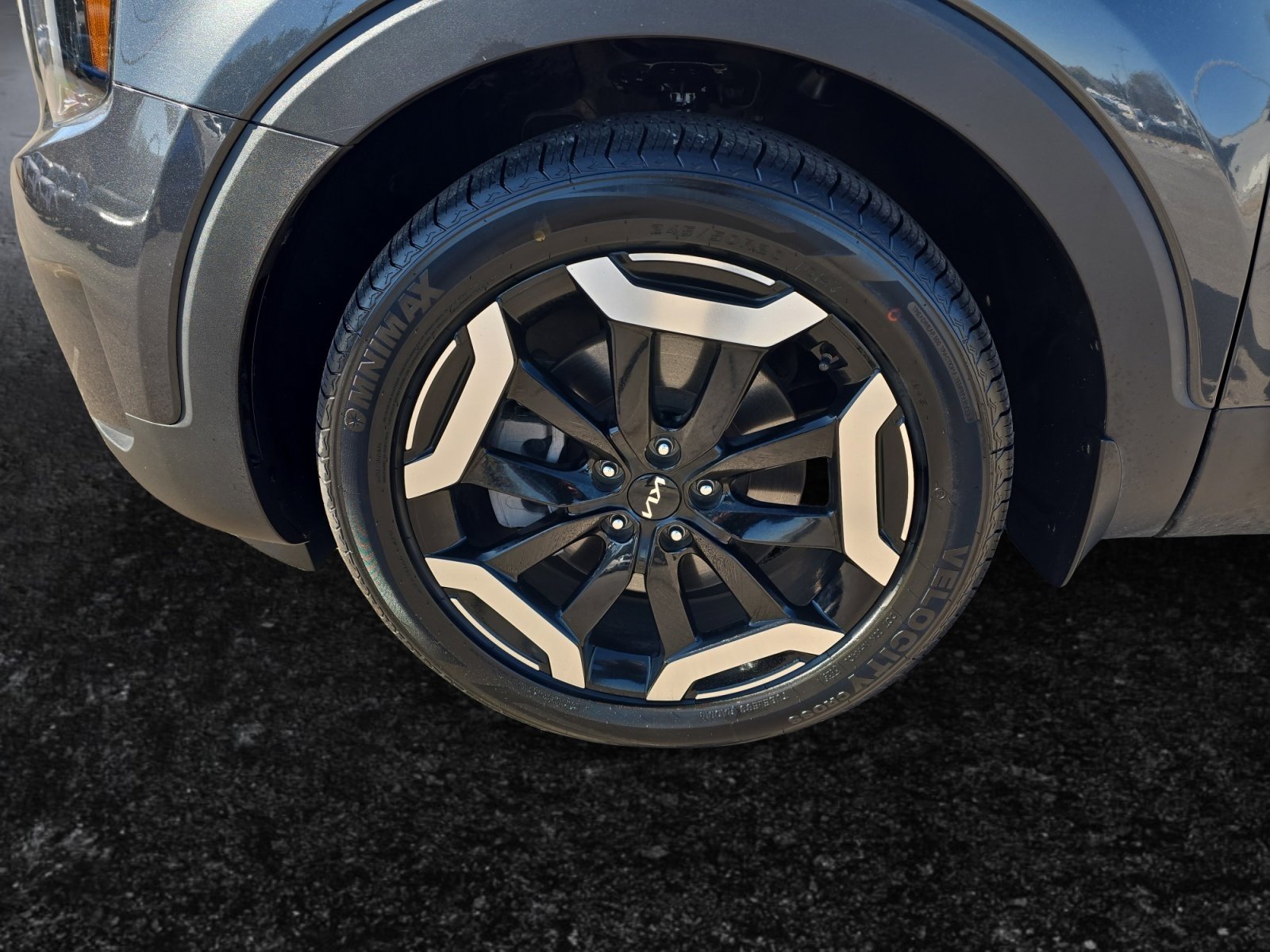 Used 2023 Kia Telluride S image 9