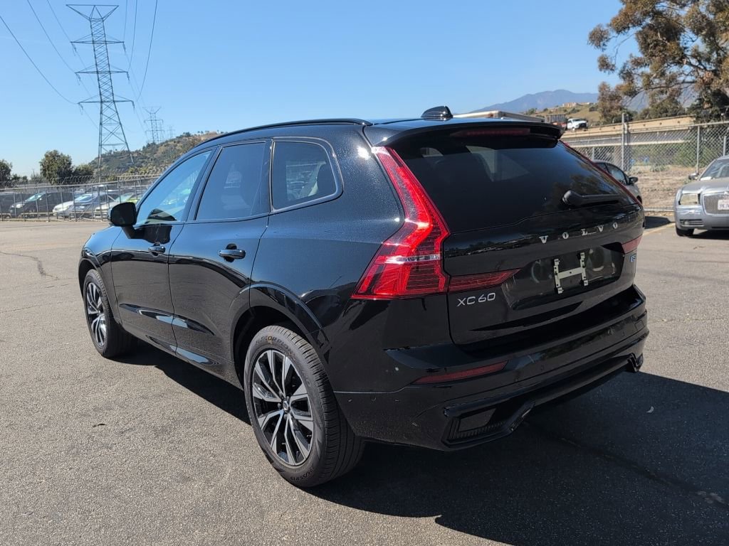 Used 2025 Volvo XC60 B5 Plus image 7