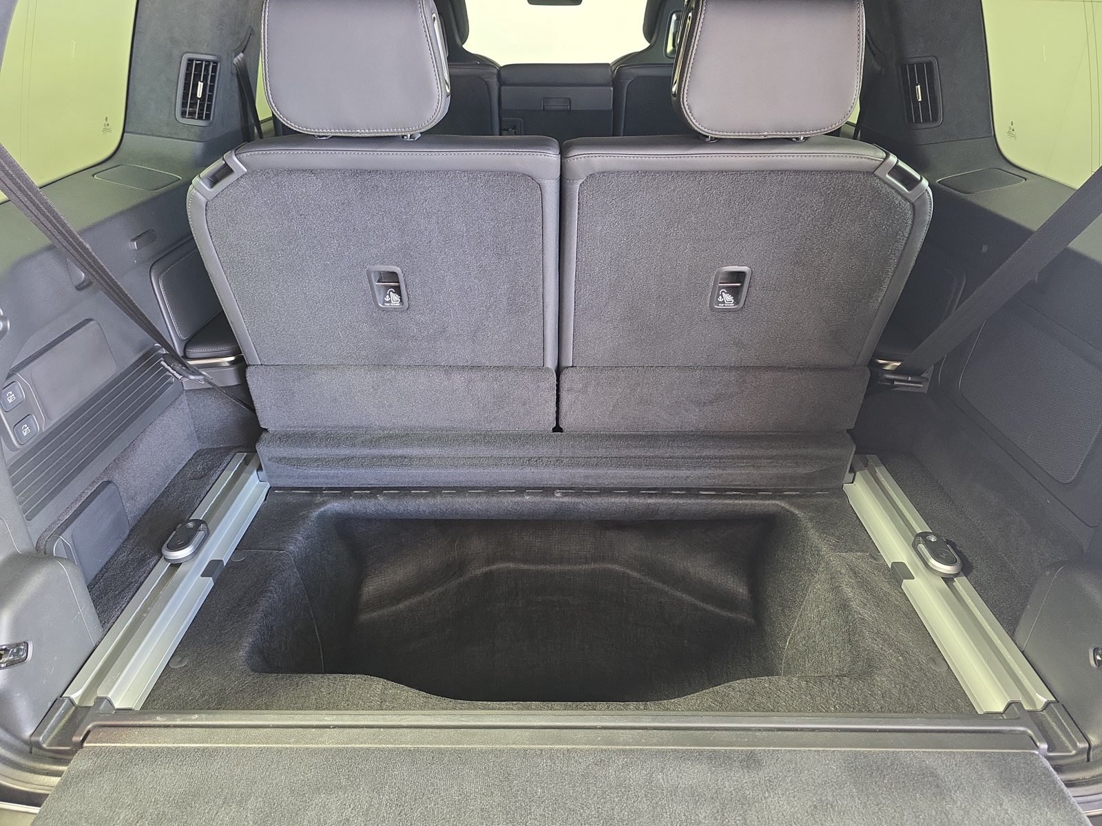 Used 2023 Rivian R1S Adventure Quad AWD/4WD image 26