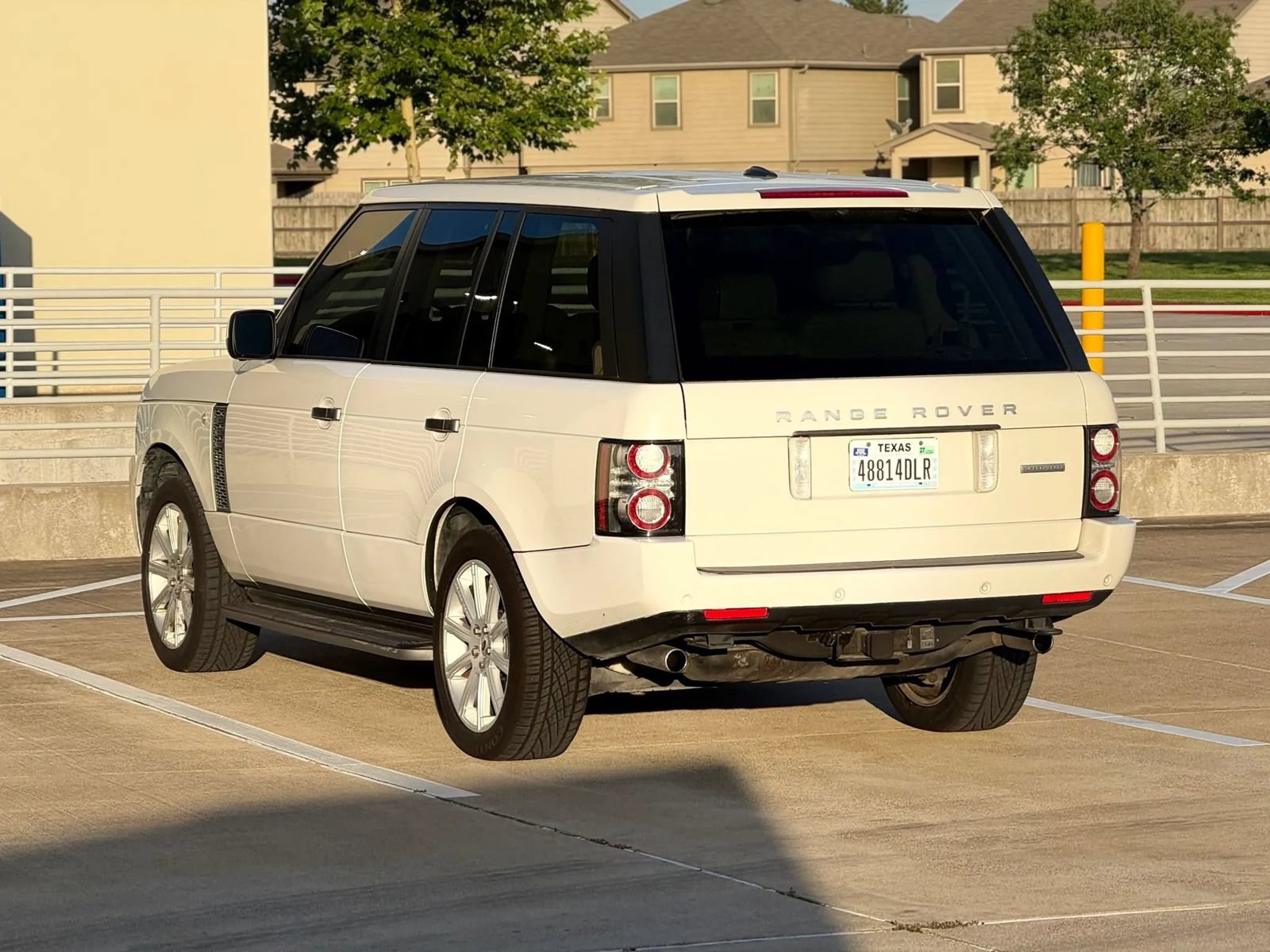 Used 2010 Land Rover Range Rover Supercharged AWD/4WD image 5