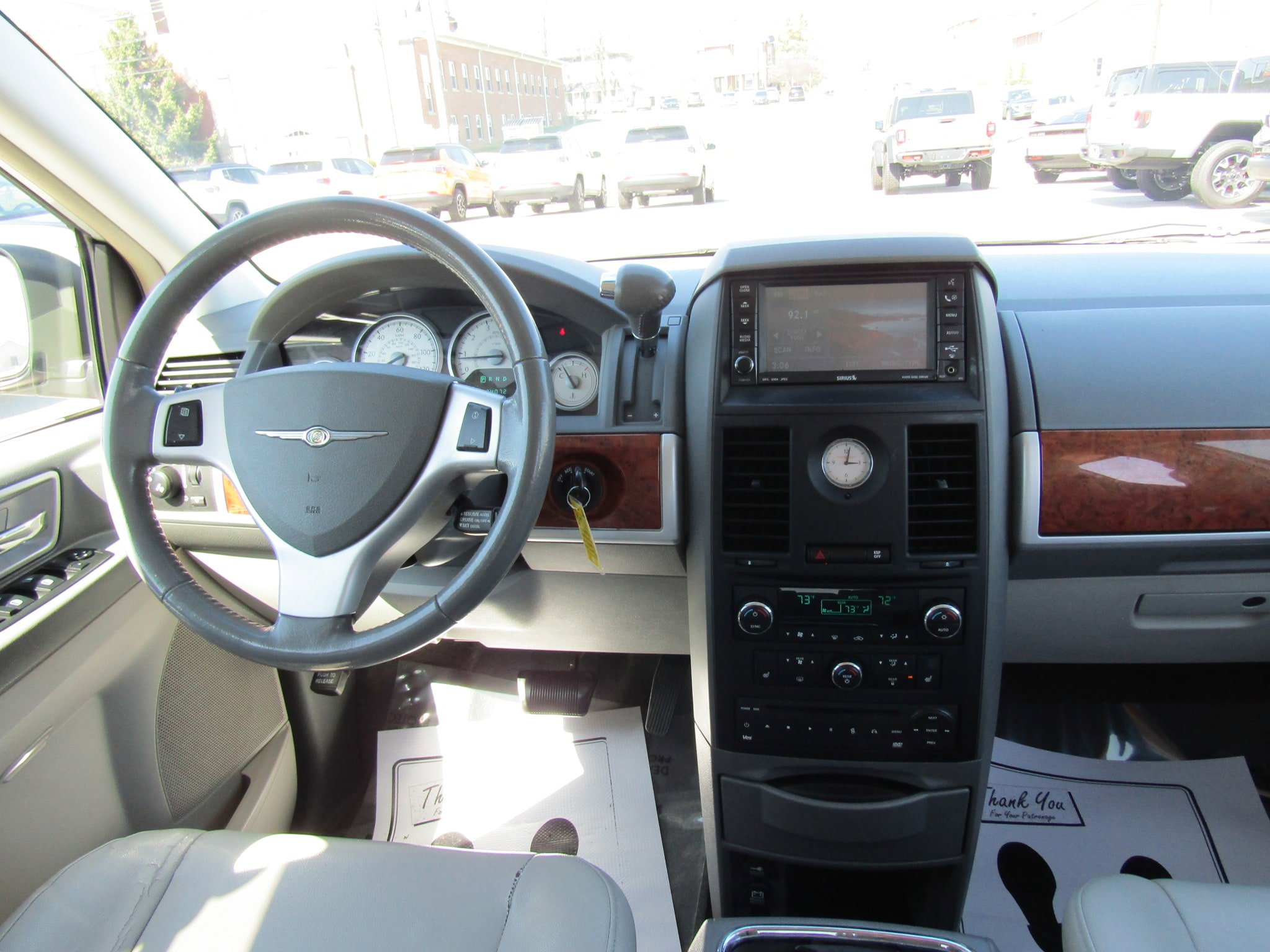 Used 2008 Chrysler Town & Country Touring FWD image 18