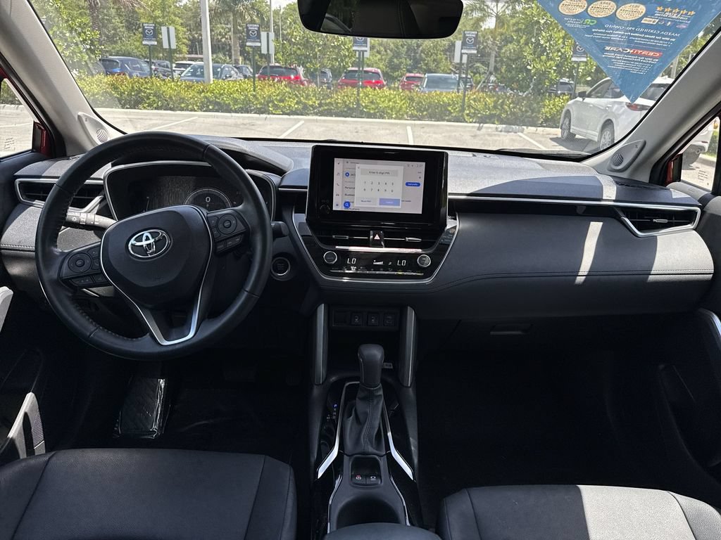 Used 2023 Toyota Corolla Cross XLE w/ Convenience Package FWD image 14