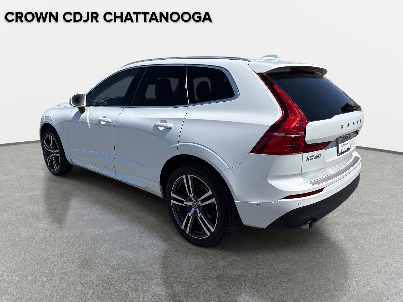 Used 2018 Volvo XC60 T5 Momentum w/ Convenience Package AWD/4WD image 6