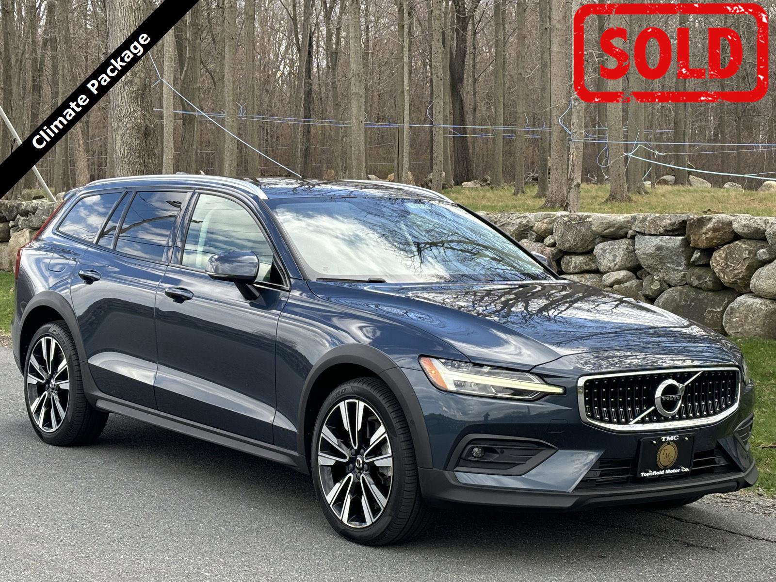 Used 2021 Volvo V60 T5 Cross Country w/ Climate Package AWD/4WD image 1