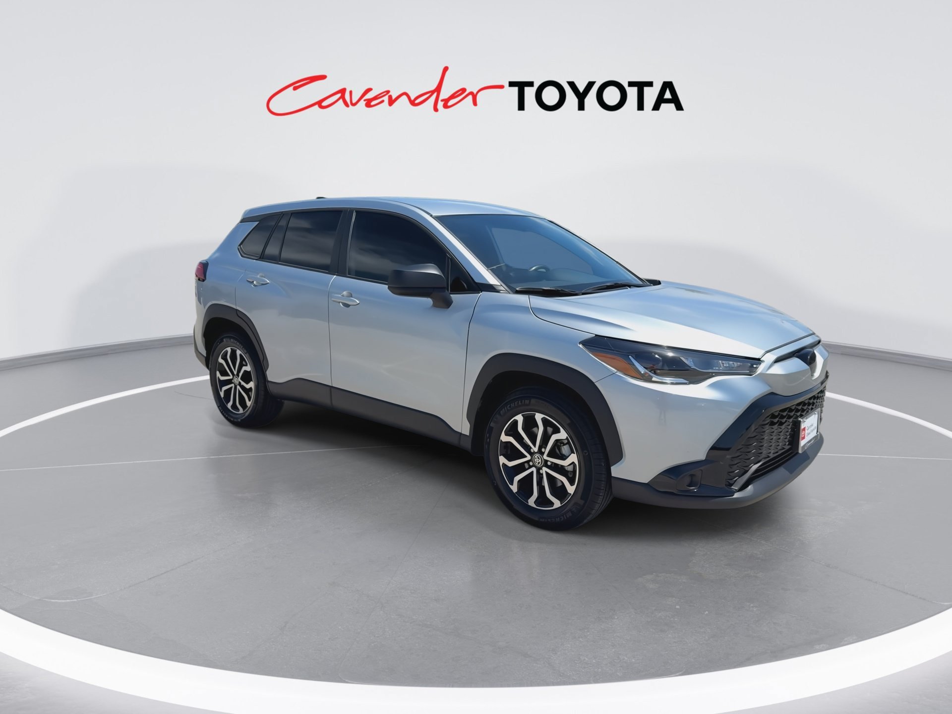 Used 2025 Toyota Corolla Cross AWD Hybrid image 2