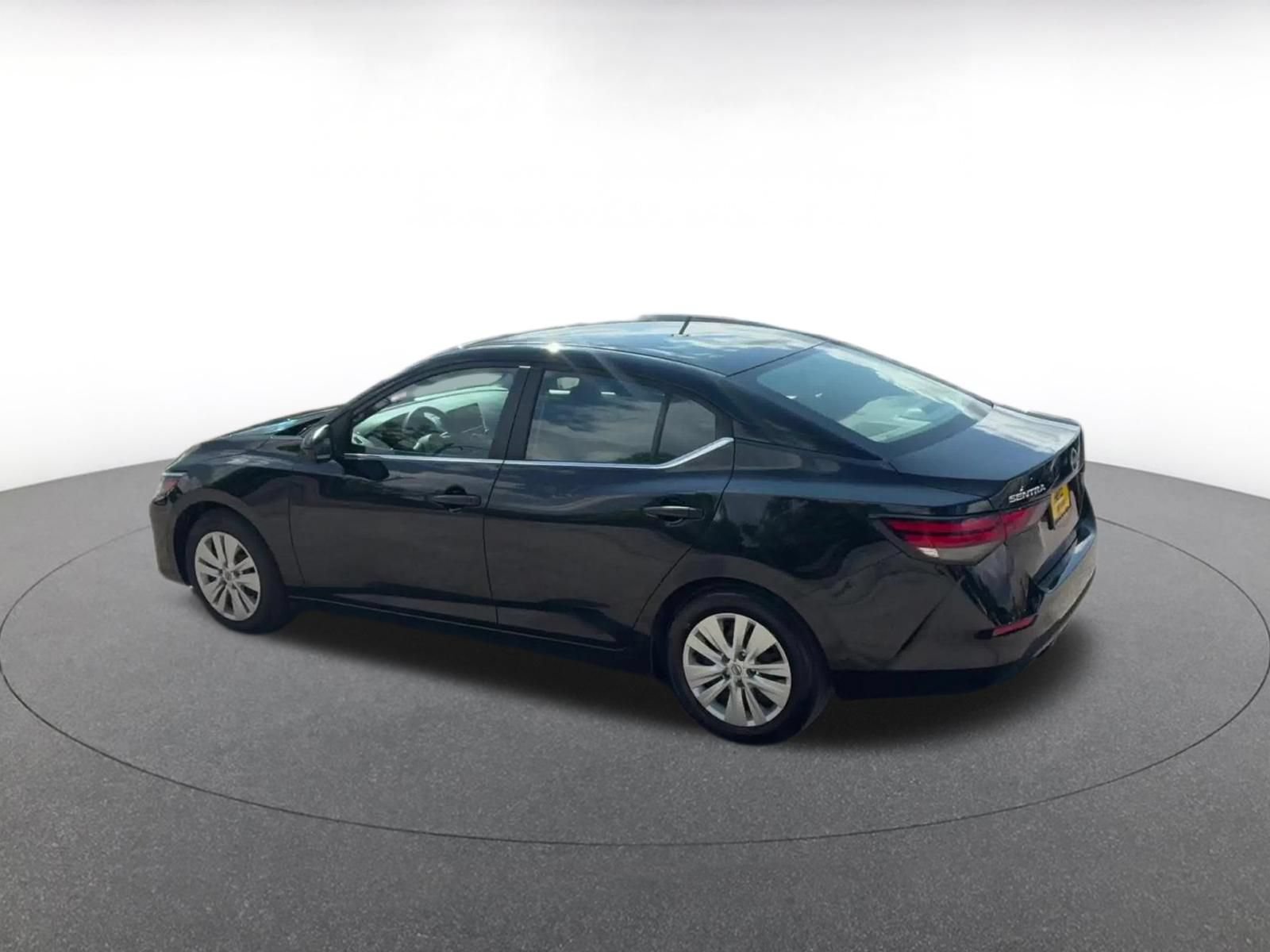 Used 2025 Nissan Sentra S FWD image 10