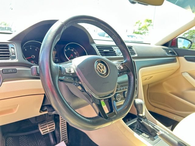 Used 2017 Volkswagen Passat 1.8T R-Line FWD image 30