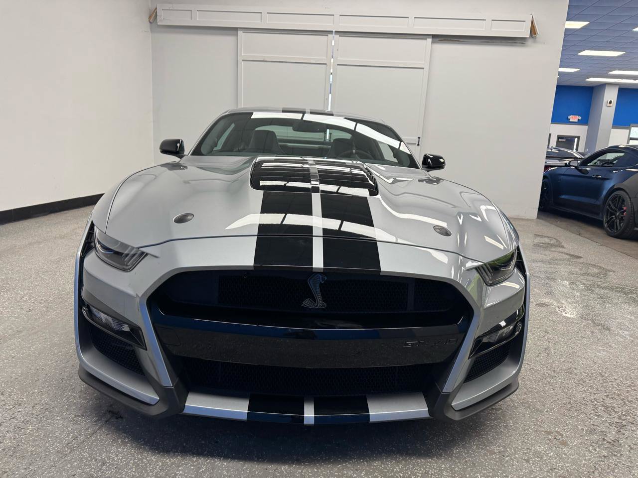 Used 2021 Ford Mustang Shelby GT500 w/ Carbon Fiber Track Pack RWD image 4