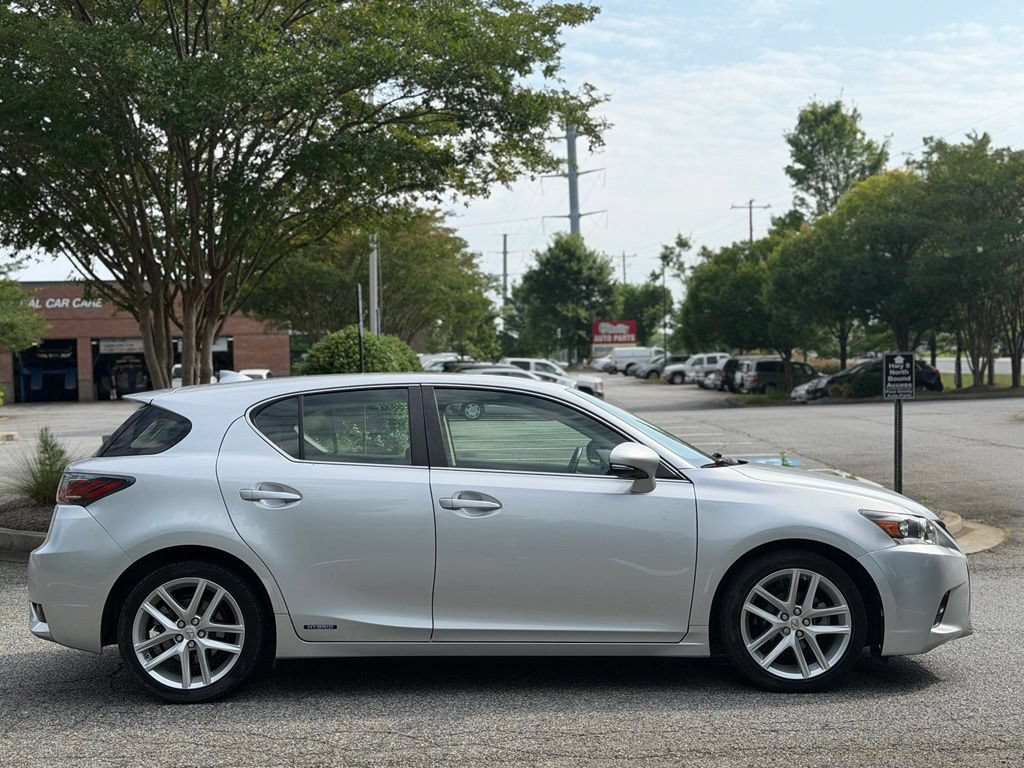 Used 2016 Lexus CT 200h w/ Seat Comfort Package FWD image 6