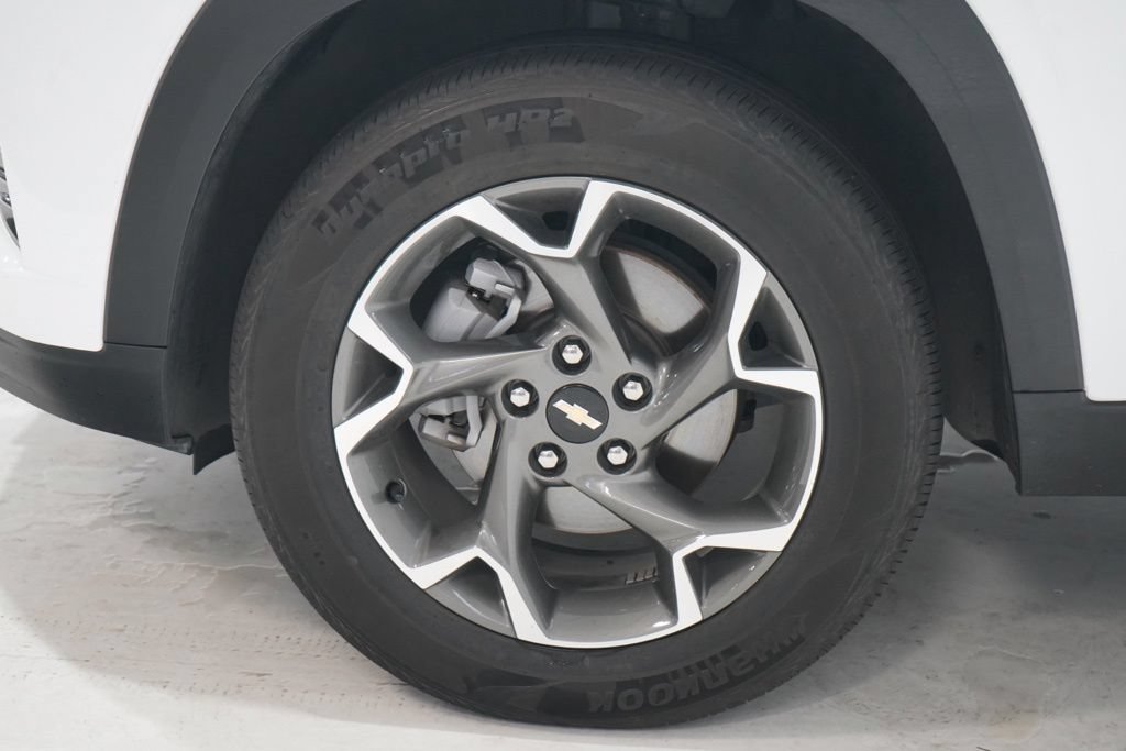 Used 2025 Chevrolet Trax LT FWD image 10