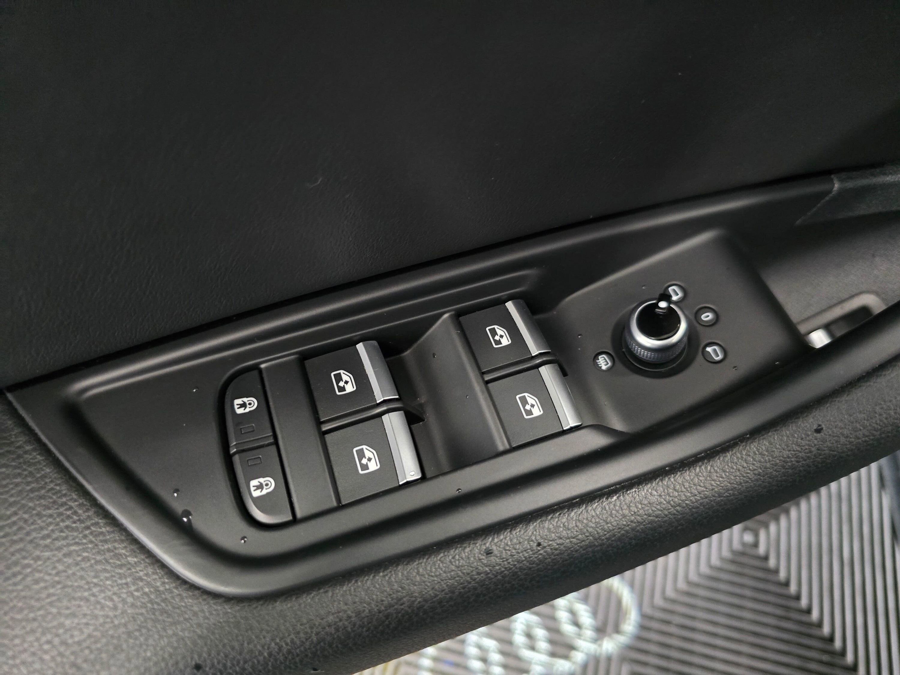 Used 2023 Audi A4 2.0T Premium w/ Convenience Package image 31