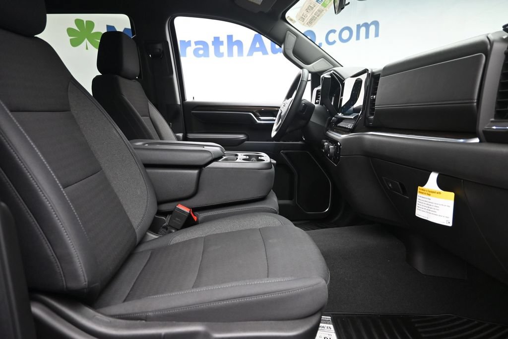 Used 2025 Chevrolet Silverado 1500 RST AWD/4WD image 9