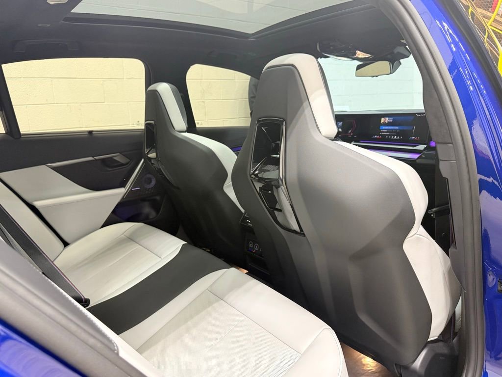 Used 2025 BMW M5 w/ Executive Package AWD/4WD image 48