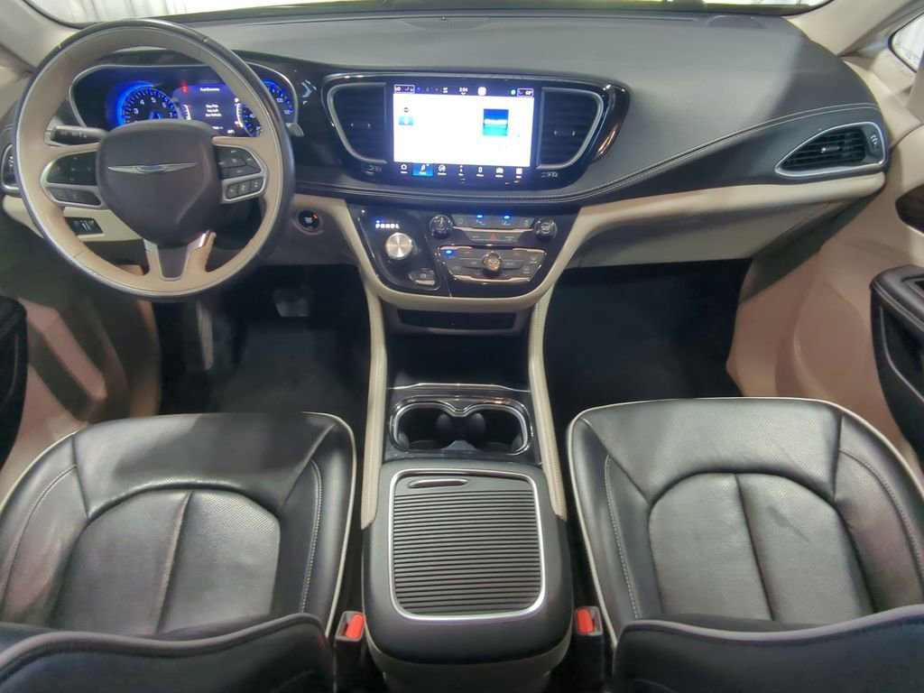 Used 2021 Chrysler Pacifica Limited w/ Uconnect Theater Family Group AWD/4WD image 18