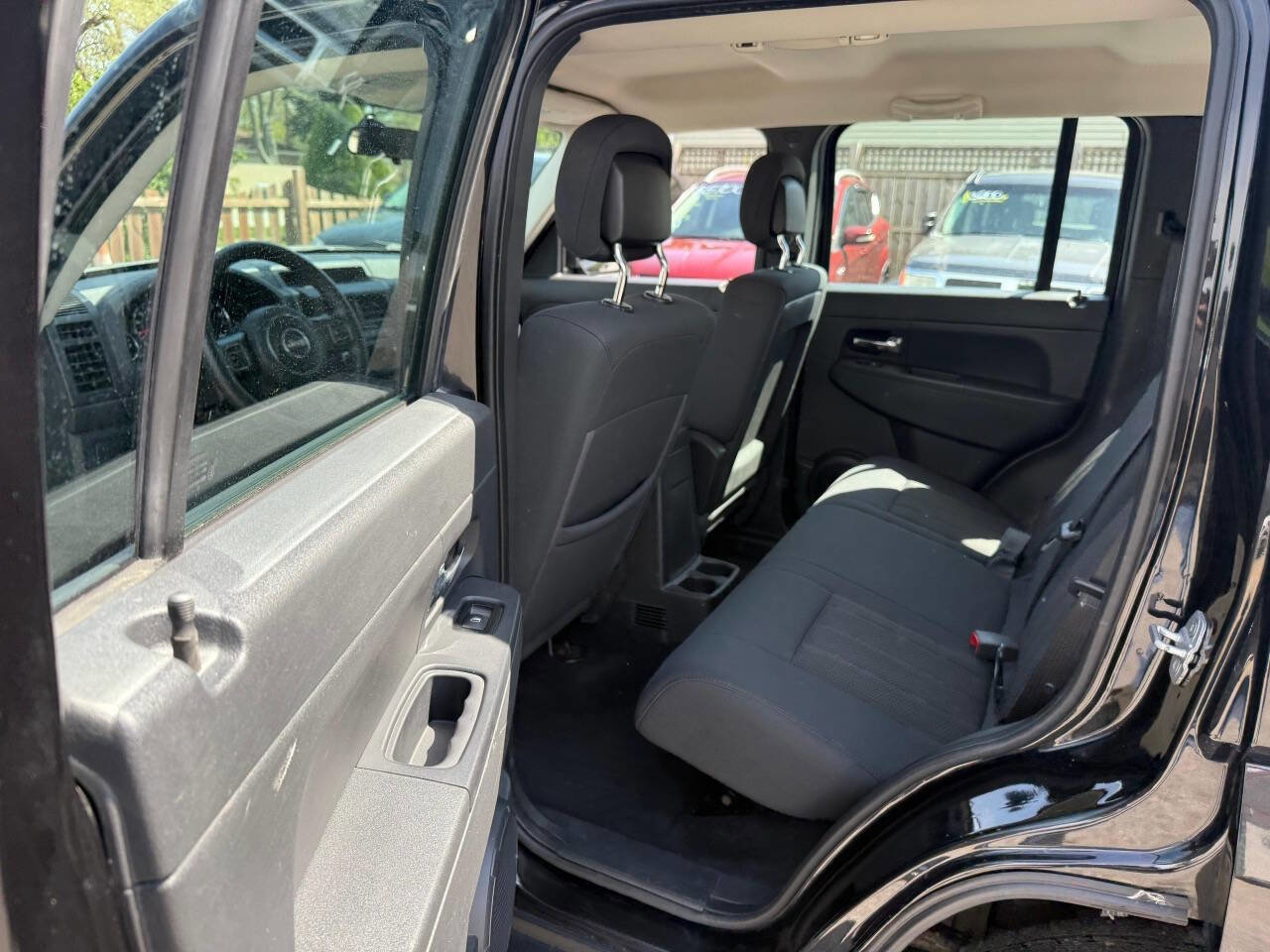 Used 2012 Jeep Liberty Sport AWD/4WD image 9