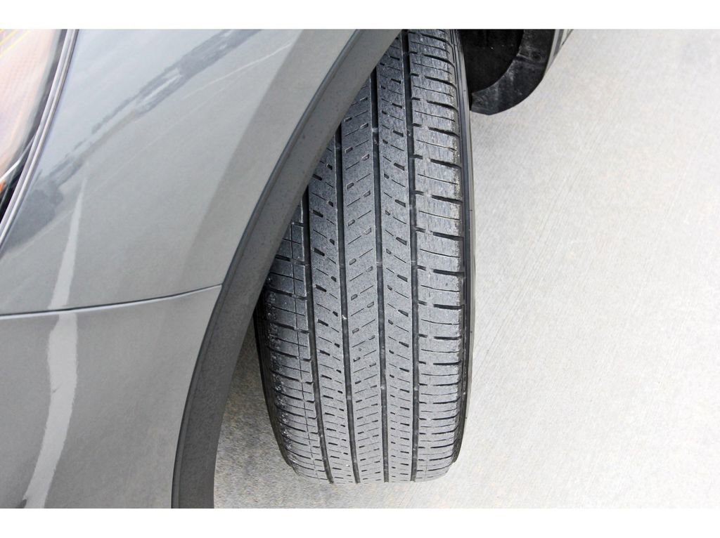 Certified 2022 Ford Escape SE w/ SE Sport Appearance Package image 29