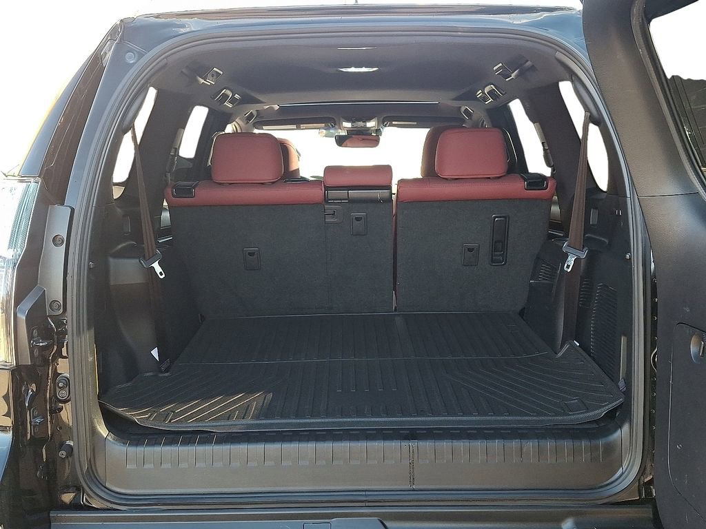 Used 2021 Lexus GX 460 Premium w/ Premium Package image 28