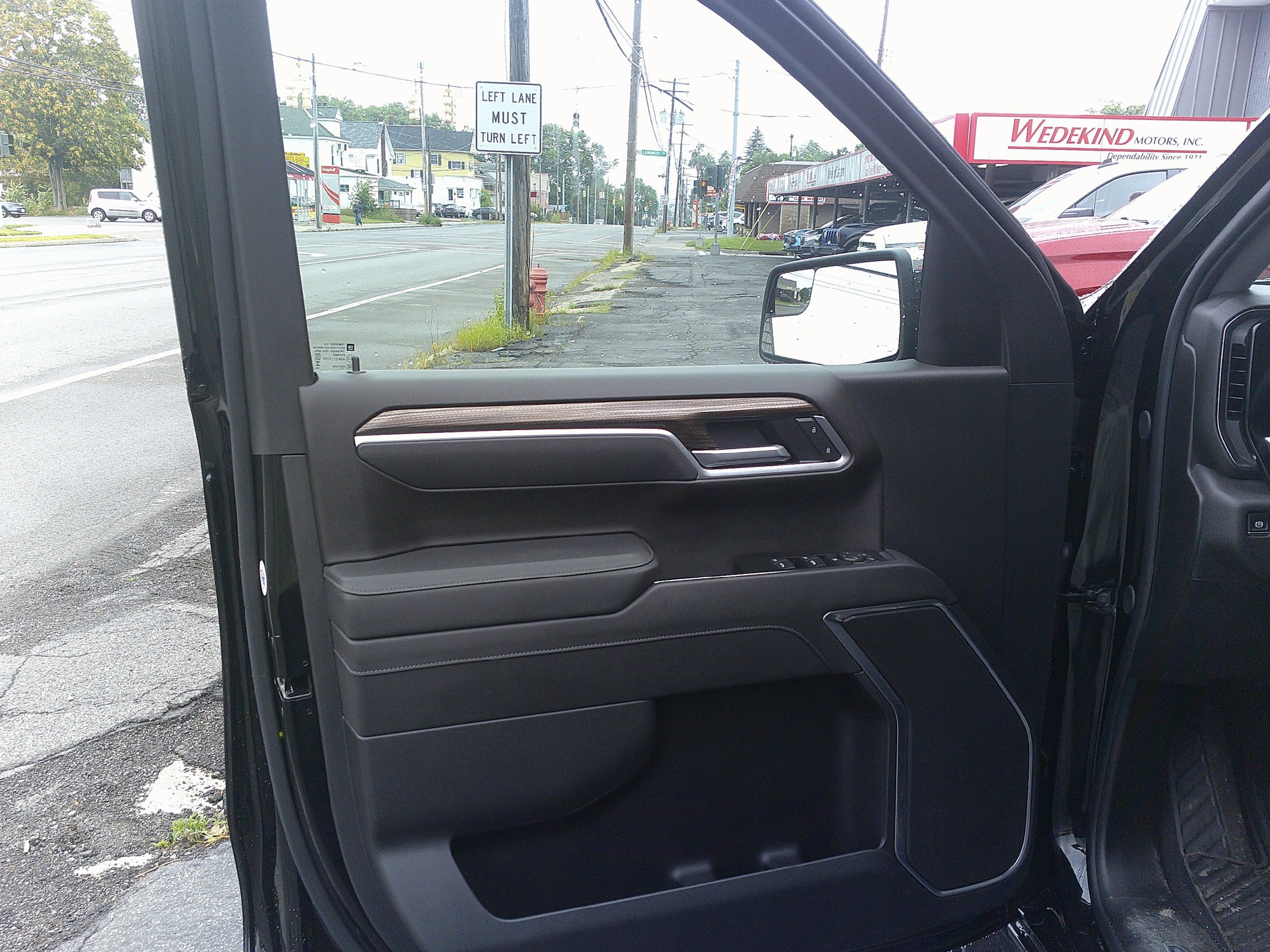 Used 2026 Chevrolet Silverado 1500 LT AWD/4WD image 16
