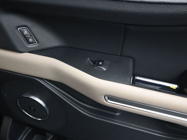 Used 2022 Ford Expedition Limited image 17